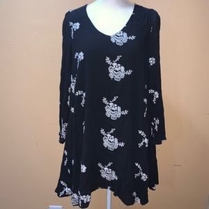 Smell the roses black embroidered dress size M